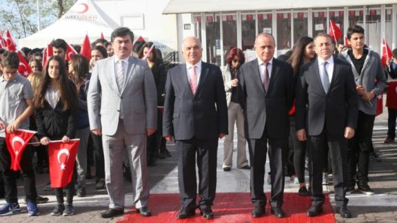 Kadıköy İlçe Milli Eğitim Müdürümüz Sayın Sadık ASLANın da katıldığı törende 29 Ekim Meşalesi Yakıldı.