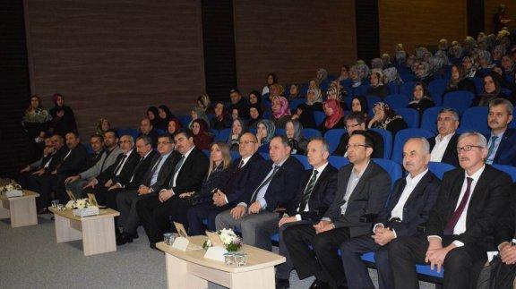 "Mevlit Kandili" İlçe Programı, Ahmet Sani Gezici Anadolu Kız İmam Hatip Lisesi Konferans Salonunda Yapıldı.