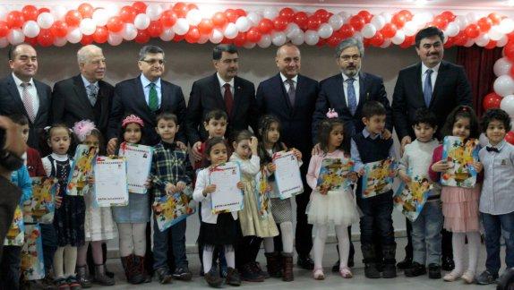 İstanbul Valisi Vasip ŞAHİN, Kadıköy Münevver Şefik Fergar İlkokulu 2017-2018 Eğitim-Öğretim Yılı Birinci Dönem Kapanış Programına Katıldı.