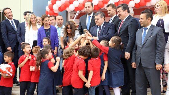 2018-2019 Eğitim ve Öğretim Yılı Açılışı Kadıköy 60. Yıl Anadolu İlkokulunda Düzenlenen Törenle Gerçekleşti.