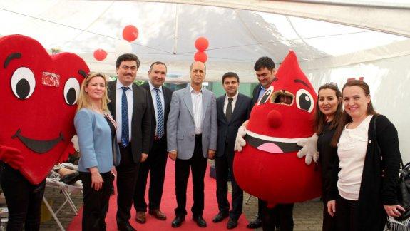 Kadıköy İlçe Milli Eğitim Müdürümüz Sadık Aslan Kadıköy Anadolu Lisesi Kan Bağış Günleri ve Gençlik Festivali Etkinliğine Katıldı.
