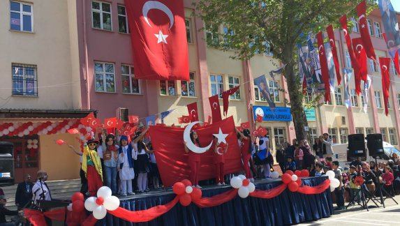 23 Nisan Ulusal Egemenlik ve Çocuk Bayramı, Kadıköy Rıhtımda ve  İnönü İlkokulunda Düzenlenen Törenlerle Kutlandı.
