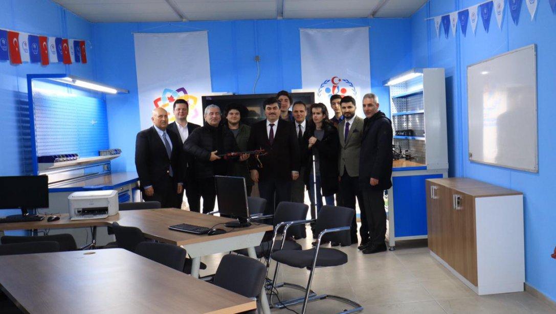 Kadıköy Anadolu Lisesinde İnsansız Hava Aracı Tasarım Atölyesi Açılışı Gerçekleştirildi.