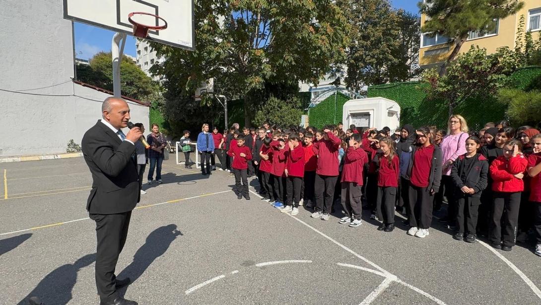 İLÇE MİLLÎ EĞİTİM MÜDÜRÜMÜZ TAHİR UYGUR,  23 NİSAN ZEHRA HANIM İMAM HATİP ORTAOKULU'NDA DÜZENLENEN TATBİKATA KATILDI